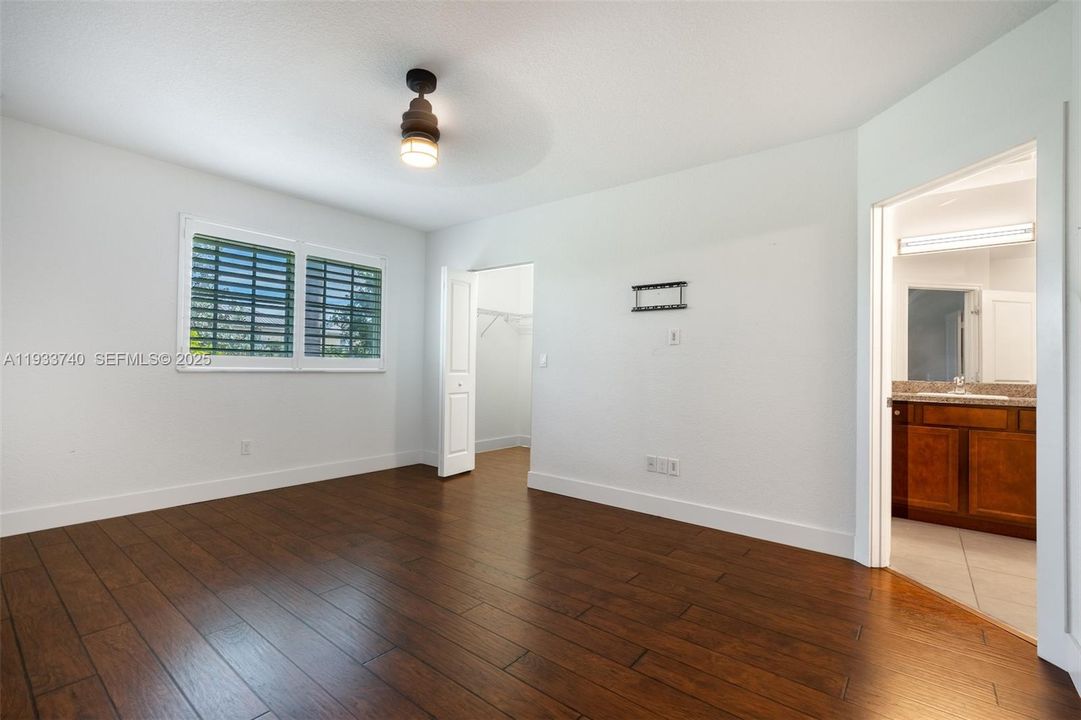 For Rent: $3,500 (3 beds, 2 baths, 1724 Square Feet)