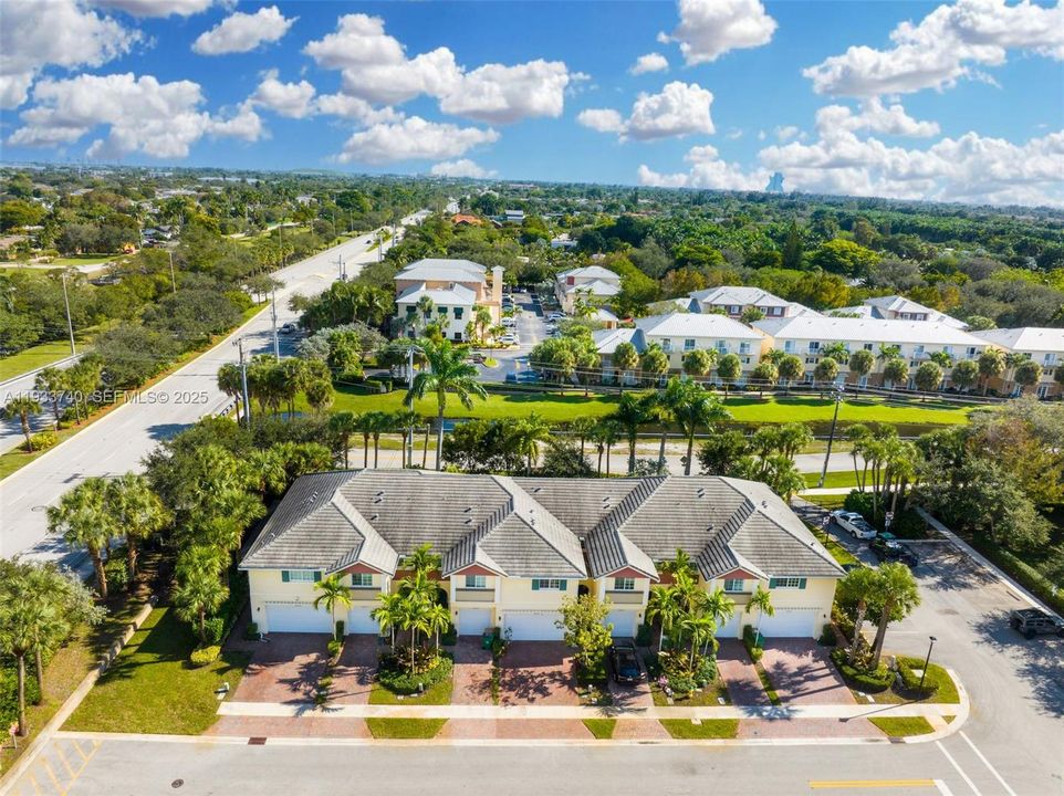 For Rent: $3,500 (3 beds, 2 baths, 1724 Square Feet)