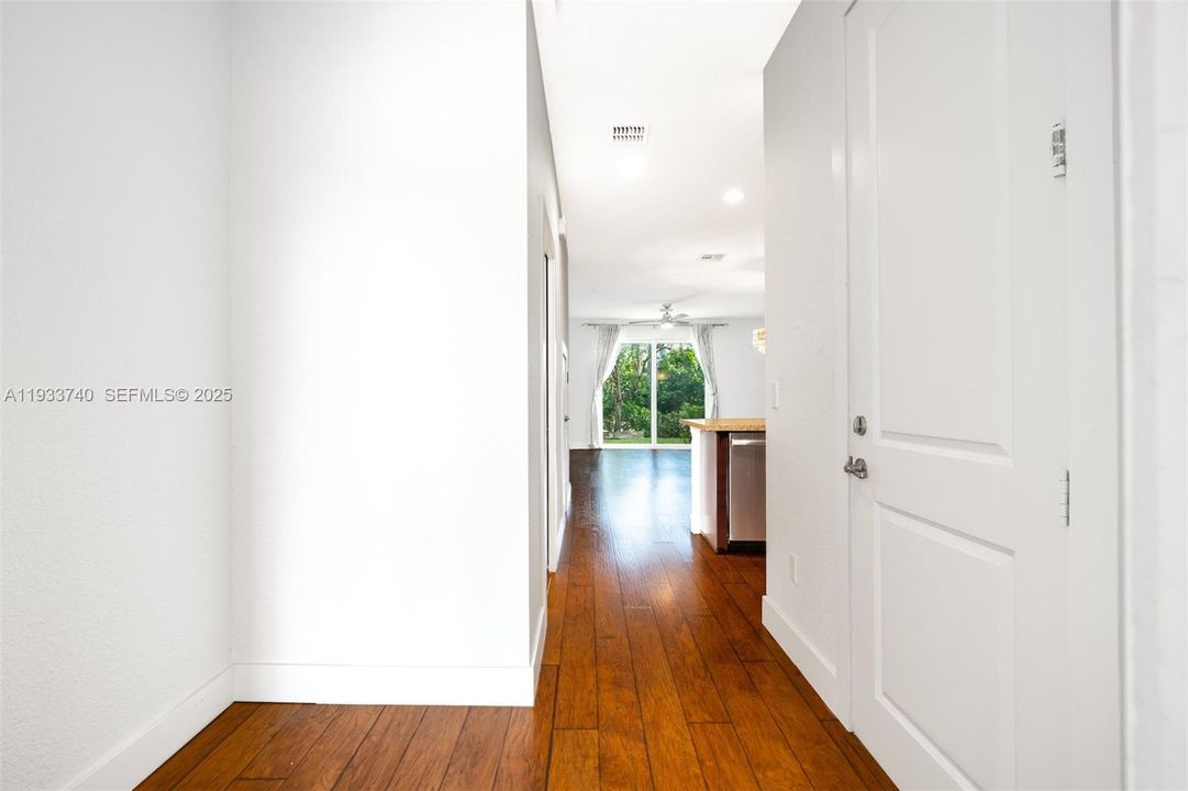 For Rent: $3,500 (3 beds, 2 baths, 1724 Square Feet)