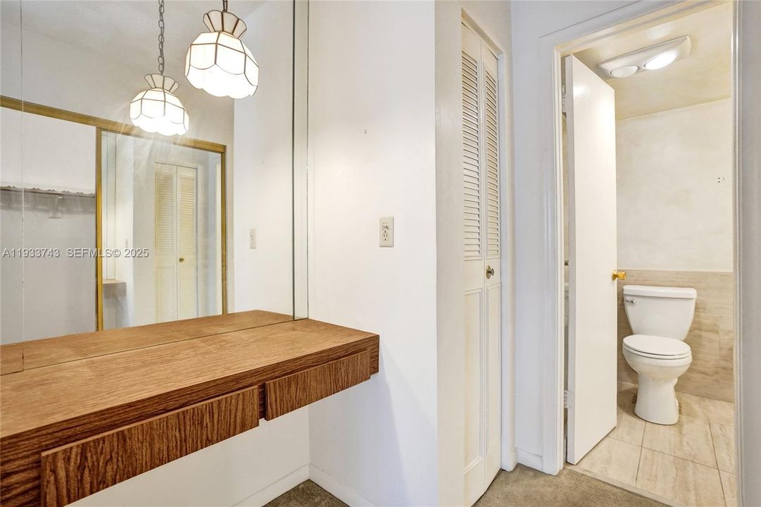 For Sale: $100,000 (1 beds, 1 baths, 928 Square Feet)