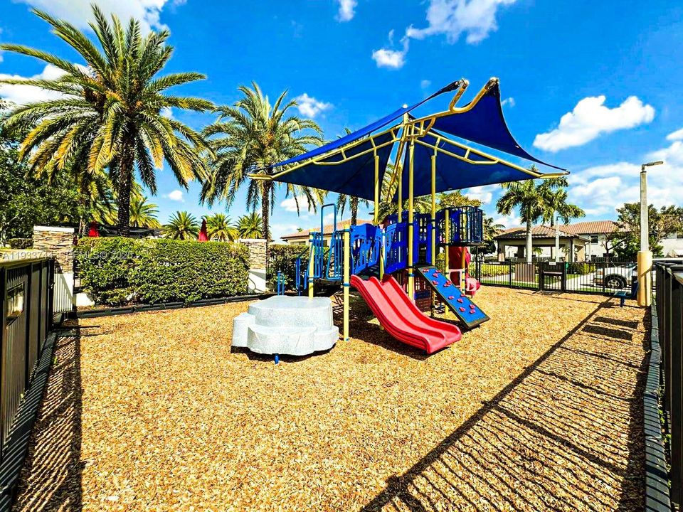 For Rent: $2,790 (3 beds, 2 baths, 1506 Square Feet)