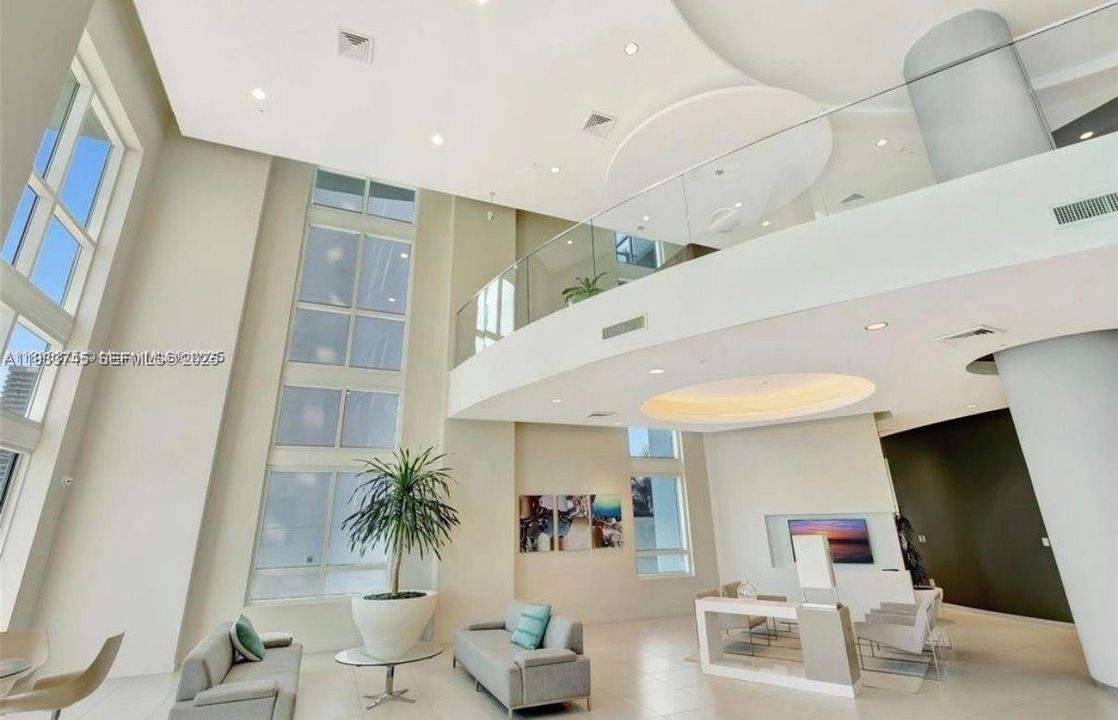 待售: $378,000 (0 贝兹, 1 浴室, 594 平方英尺)