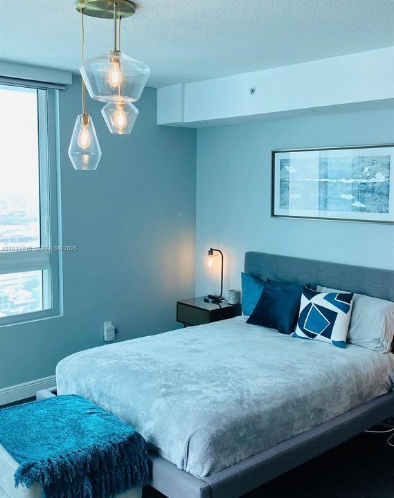 待售: $378,000 (0 贝兹, 1 浴室, 594 平方英尺)