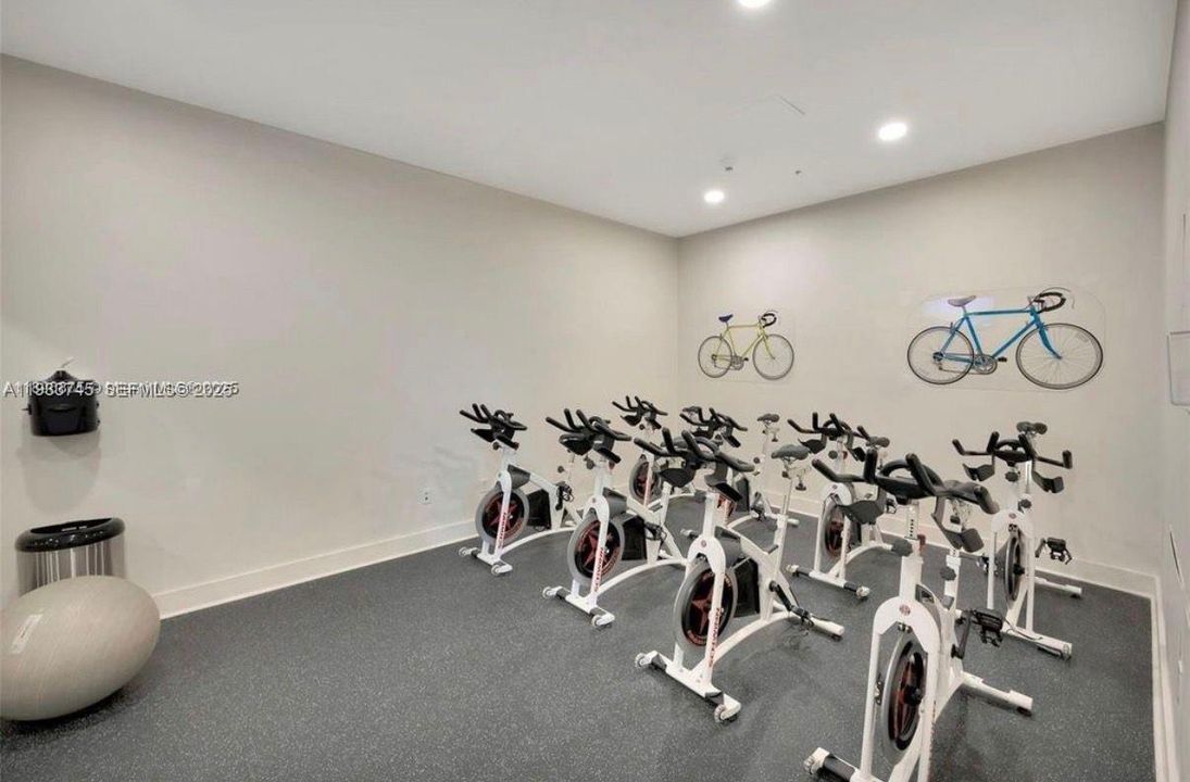 待售: $378,000 (0 贝兹, 1 浴室, 594 平方英尺)