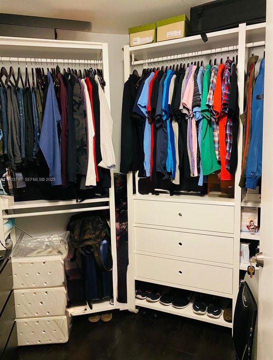 待售: $378,000 (0 贝兹, 1 浴室, 594 平方英尺)