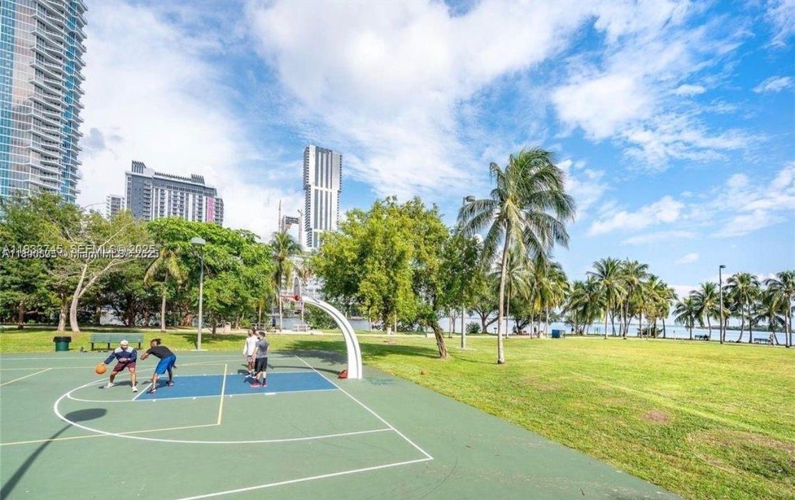 待售: $362,900 (0 贝兹, 1 浴室, 594 平方英尺)