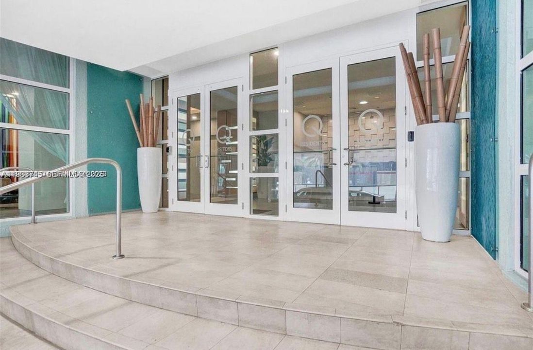 待售: $378,000 (0 贝兹, 1 浴室, 594 平方英尺)