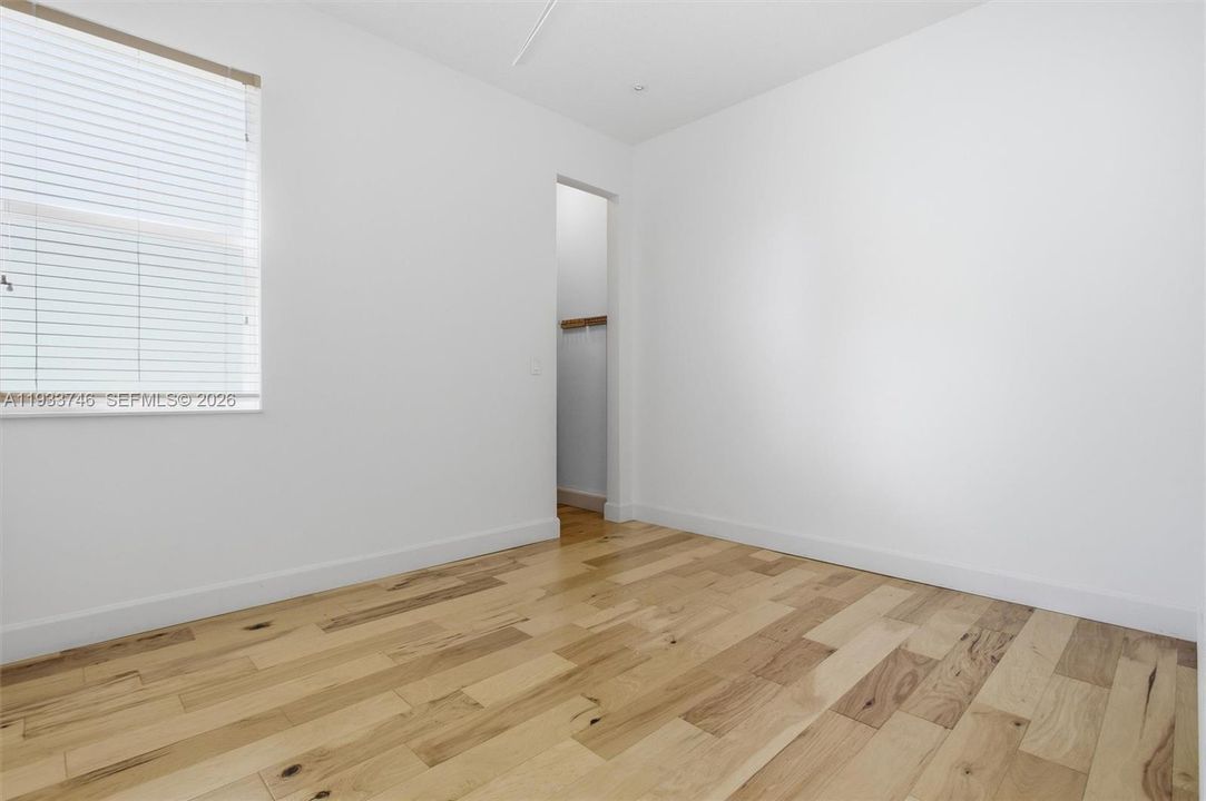 Vendido Recientemente: $827,900 (3 camas, 2 baños, 2161 Pies cuadrados)