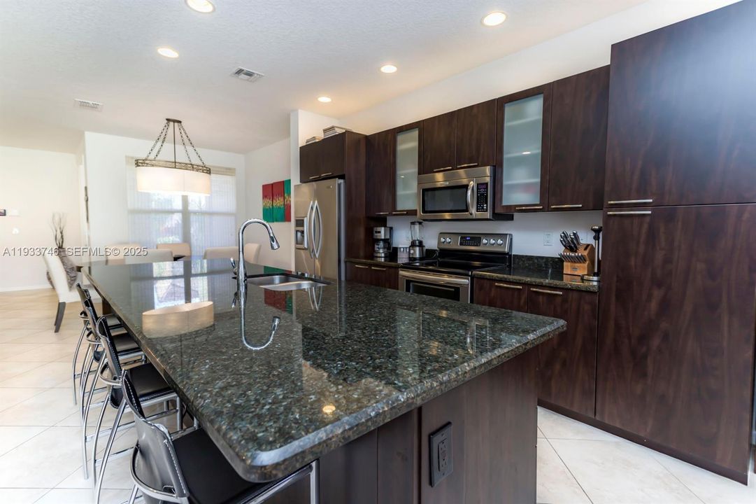 For Sale: $850,000 (3 beds, 2 baths, 2161 Square Feet)