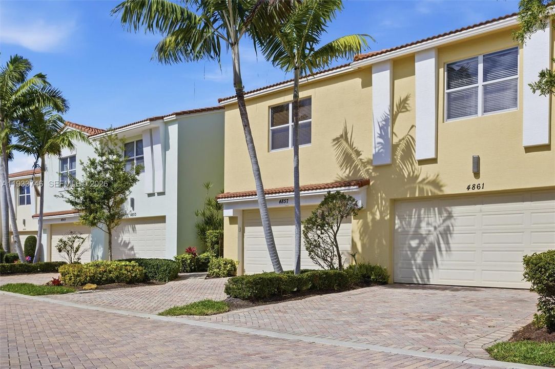 Vendido Recientemente: $827,900 (3 camas, 2 baños, 2161 Pies cuadrados)