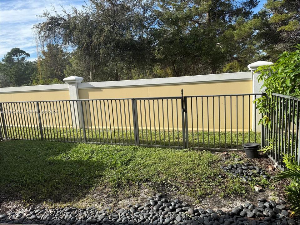 Vendido Recientemente: $827,900 (3 camas, 2 baños, 2161 Pies cuadrados)