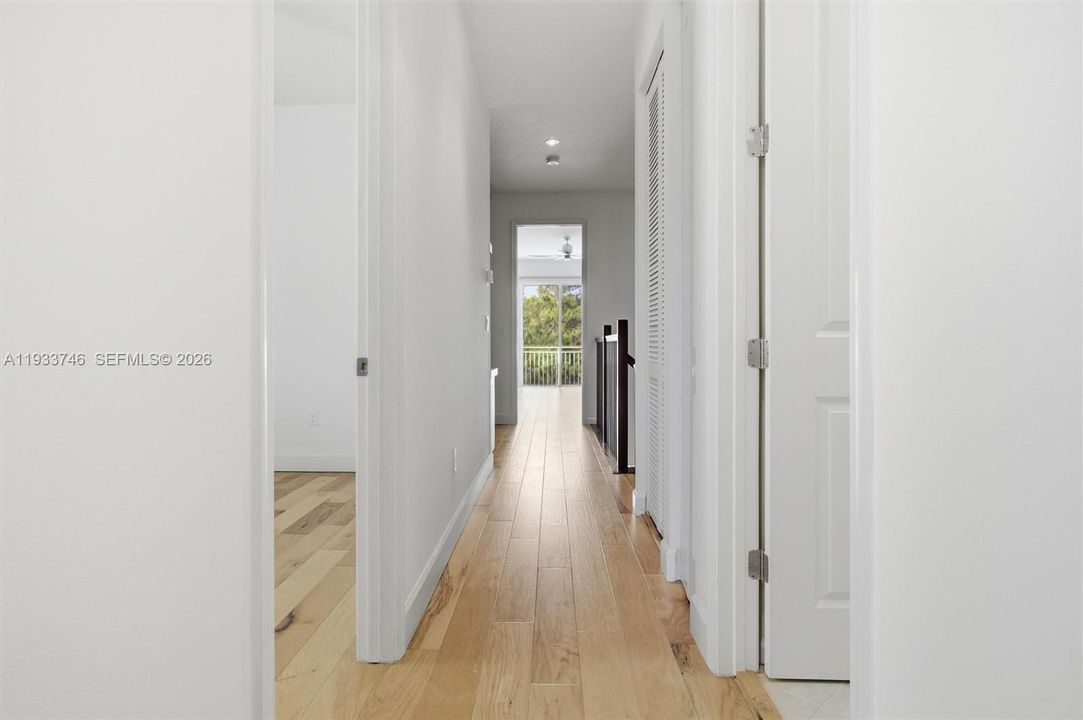 Vendido Recientemente: $827,900 (3 camas, 2 baños, 2161 Pies cuadrados)
