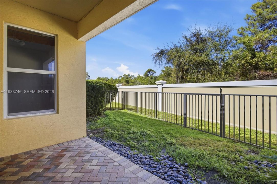 Vendido Recientemente: $827,900 (3 camas, 2 baños, 2161 Pies cuadrados)