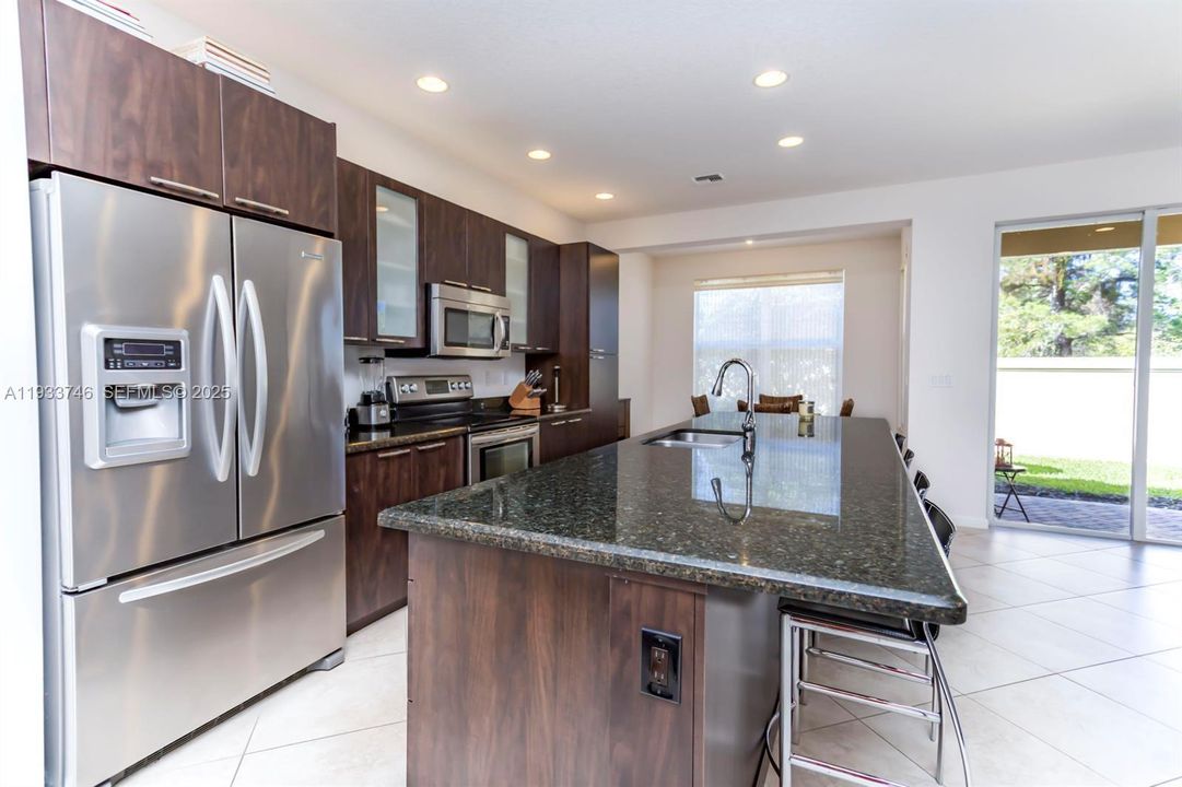 For Sale: $850,000 (3 beds, 2 baths, 2161 Square Feet)