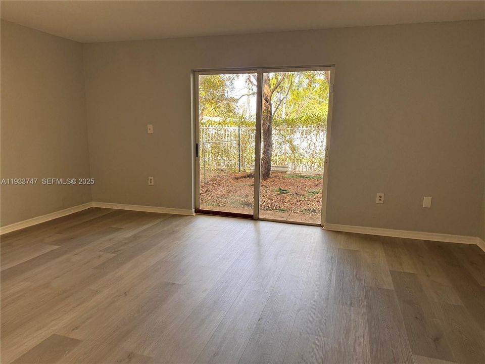 出租: $2,190 (3 贝兹, 2 浴室, 1253 平方英尺)