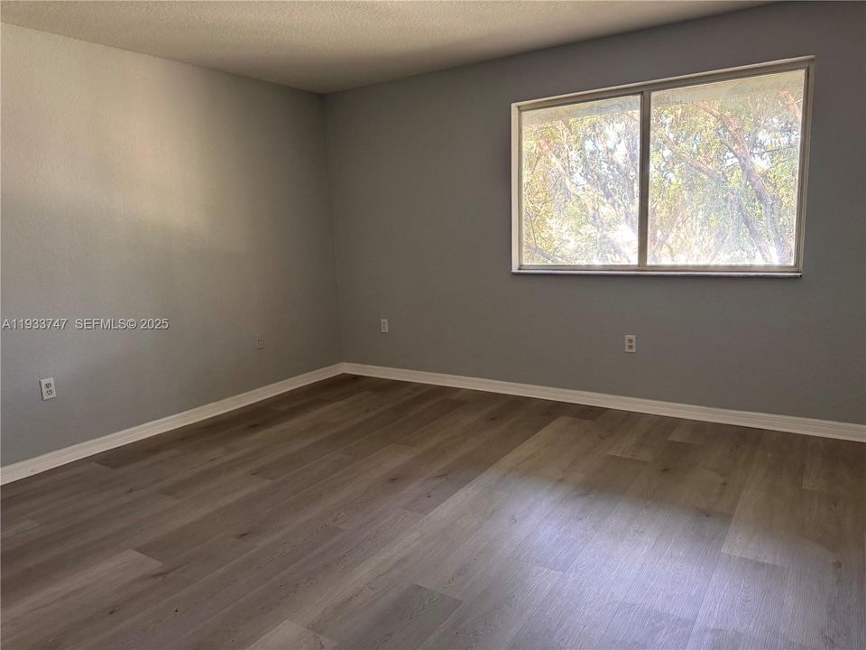 出租: $2,190 (3 贝兹, 2 浴室, 1253 平方英尺)