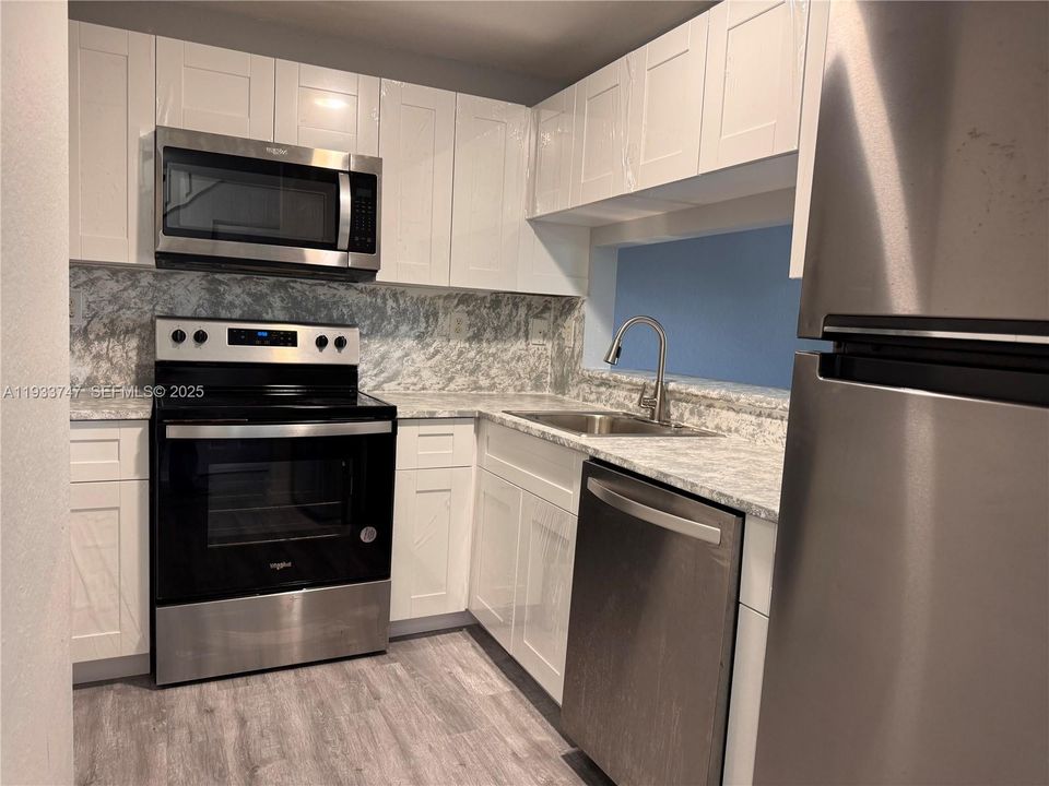 出租: $2,190 (3 贝兹, 2 浴室, 1253 平方英尺)