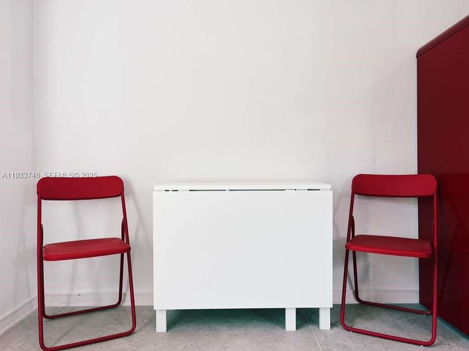 For Rent: $1,700 (0 beds, 1 baths, 413 Square Feet)