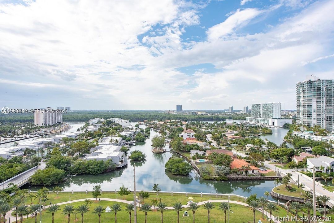 For Sale: $4,000,000 (3 beds, 4 baths, 3480 Square Feet)