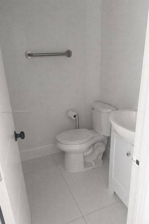 For Sale: $699,000 (3 beds, 1 baths, 1911 Square Feet)