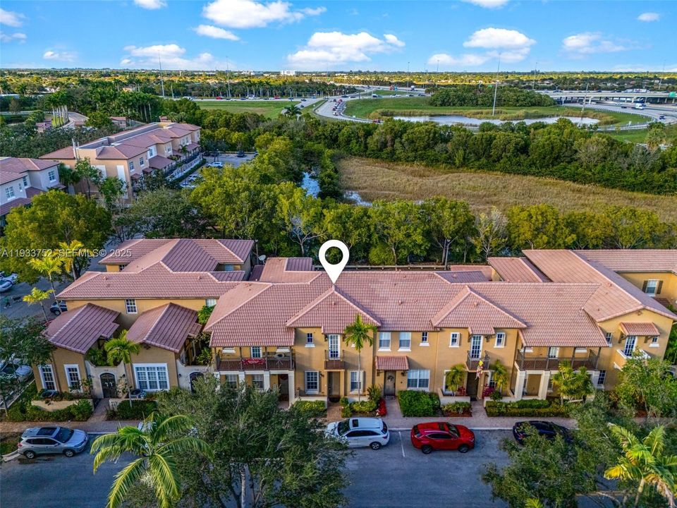 For Sale: $439,900 (2 beds, 2 baths, 1560 Square Feet)