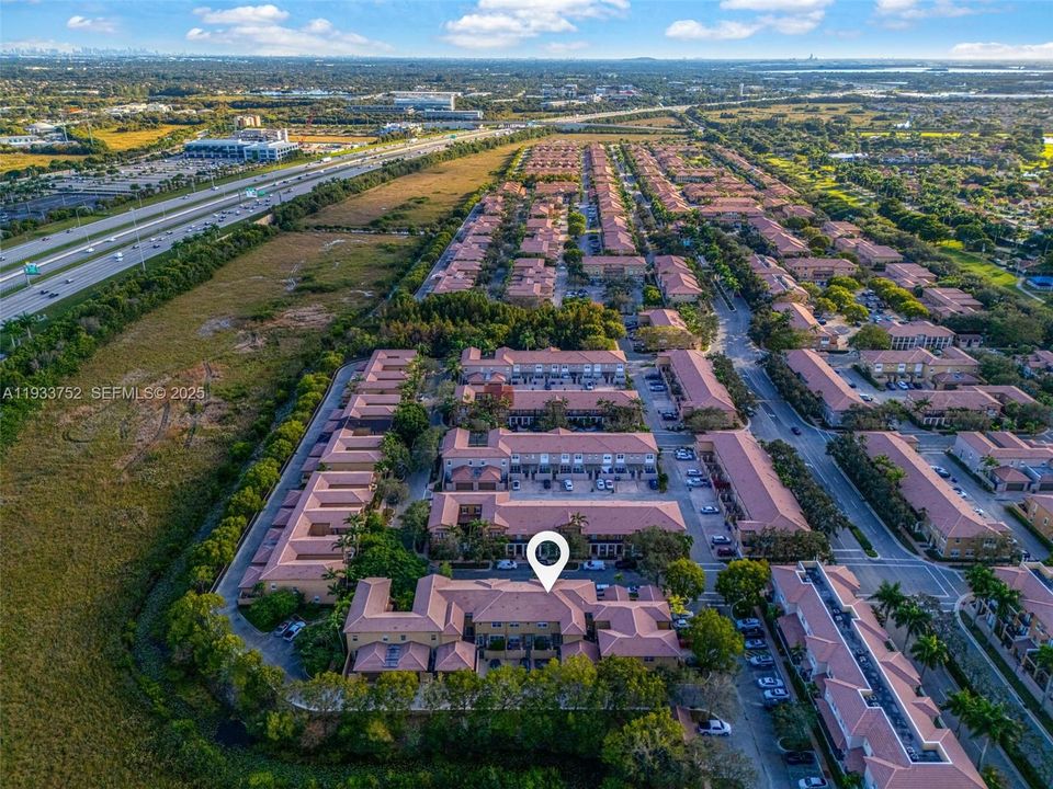 For Sale: $439,900 (2 beds, 2 baths, 1560 Square Feet)