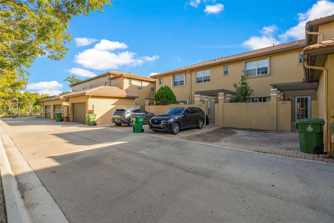 For Sale: $439,900 (2 beds, 2 baths, 1560 Square Feet)