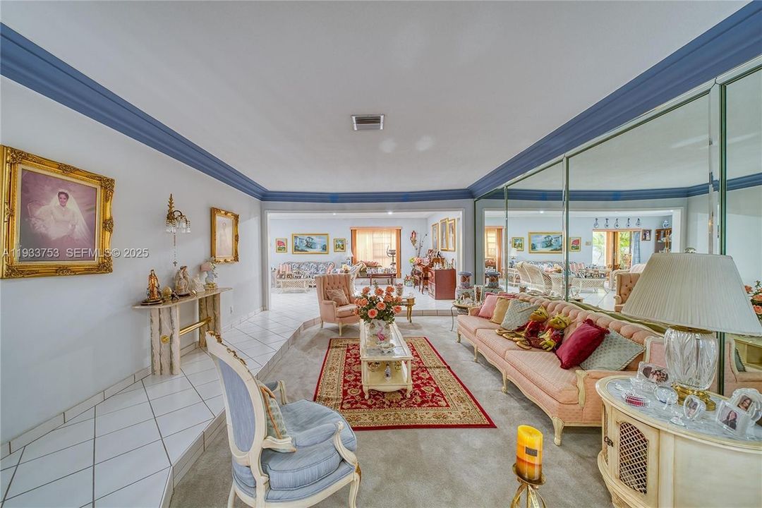 For Sale: $1,100,000 (7 beds, 3 baths, 3276 Square Feet)