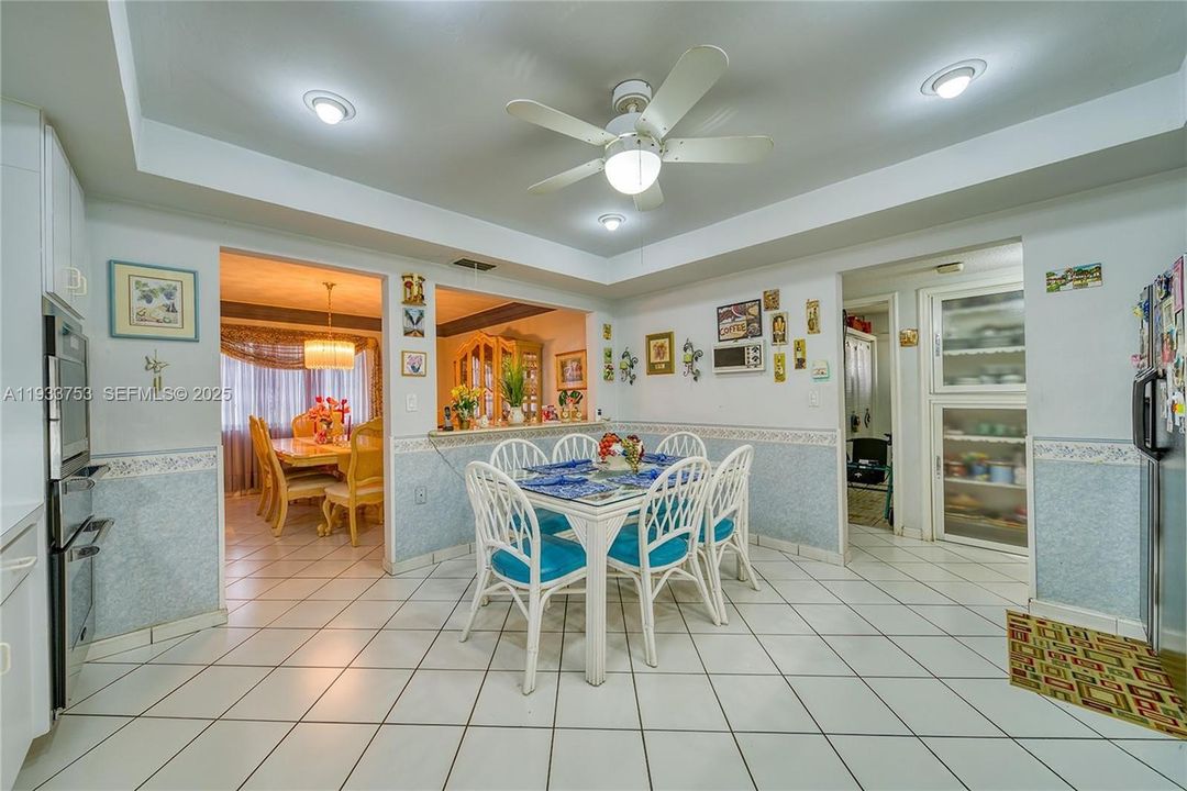 For Sale: $1,100,000 (7 beds, 3 baths, 3276 Square Feet)