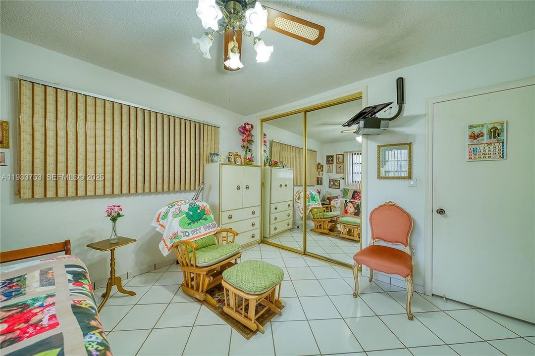 For Sale: $1,100,000 (7 beds, 3 baths, 3276 Square Feet)