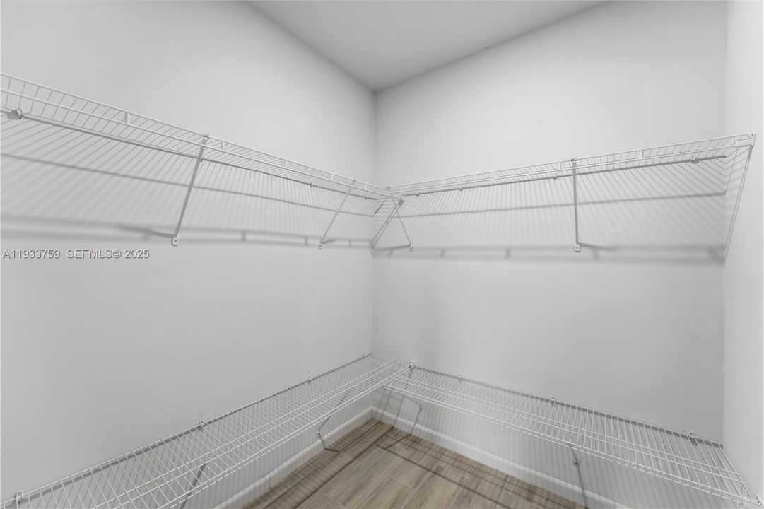 For Rent: $4,200 (4 beds, 2 baths, 2000 Square Feet)