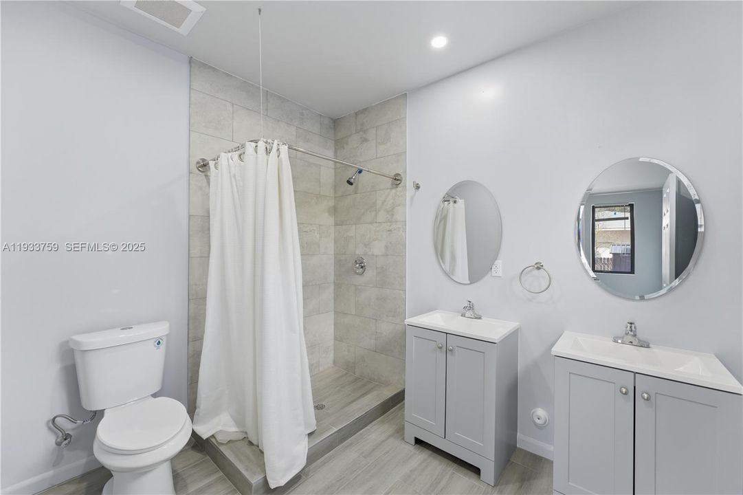 For Rent: $4,200 (4 beds, 2 baths, 2000 Square Feet)