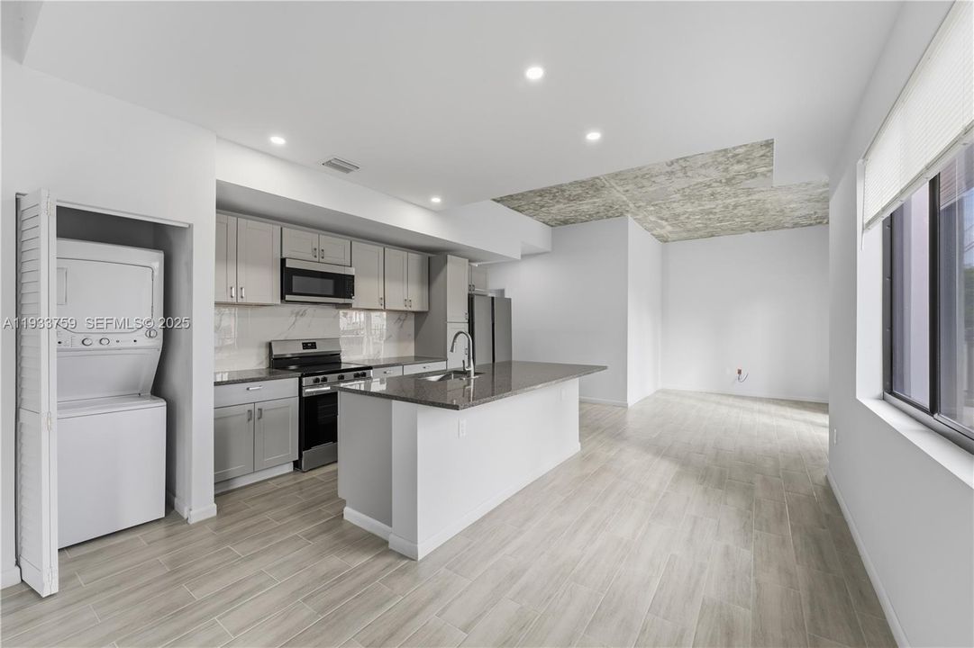 For Rent: $4,200 (4 beds, 2 baths, 2000 Square Feet)