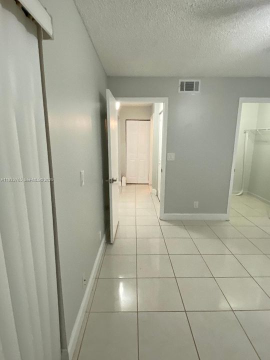 For Rent: $1,700 (1 beds, 1 baths, 754 Square Feet)
