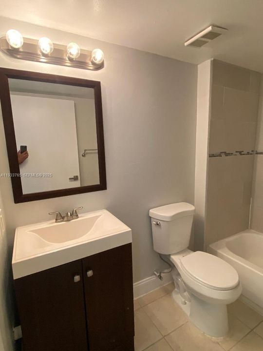 For Rent: $1,700 (1 beds, 1 baths, 754 Square Feet)