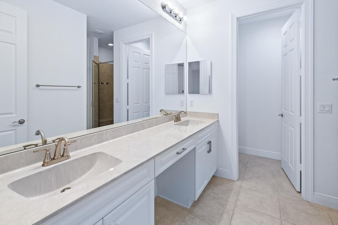 2590 Bella Vista Circle-28