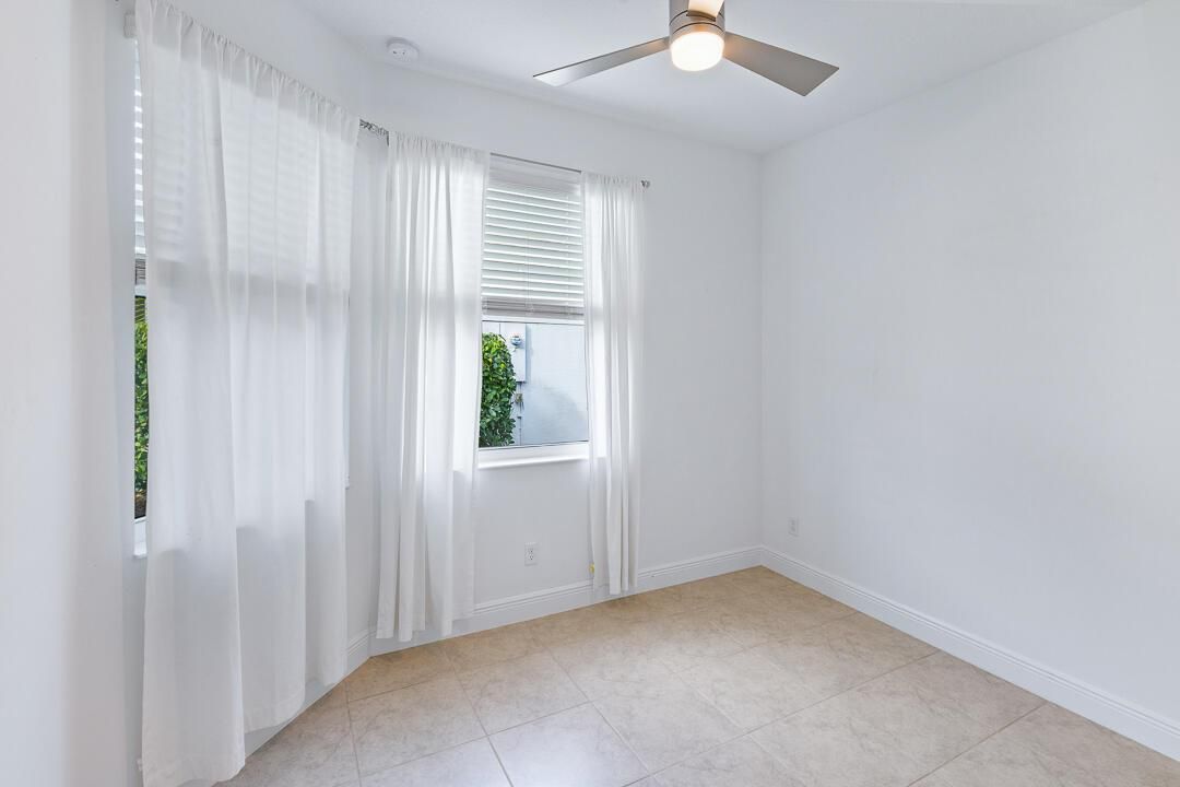 2590 Bella Vista Circle-24