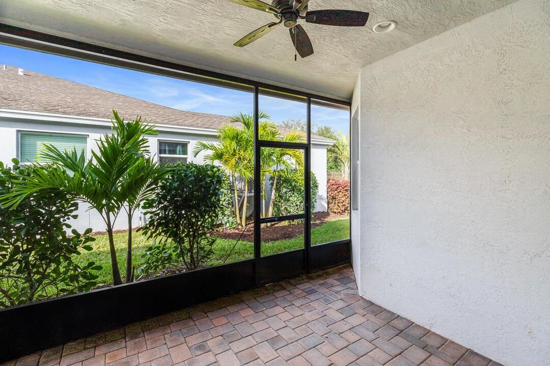 2590 Bella Vista Circle-31
