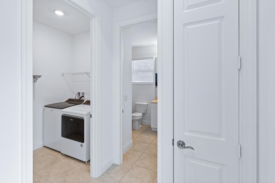 2590 Bella Vista Circle-17