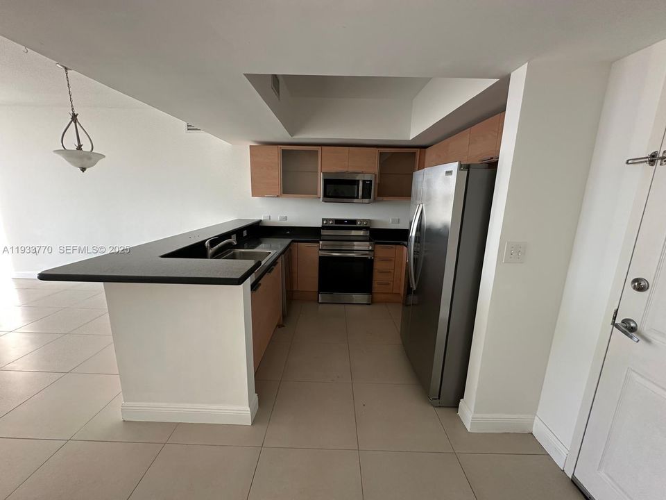 For Sale: $336,000 (2 beds, 2 baths, 1189 Square Feet)