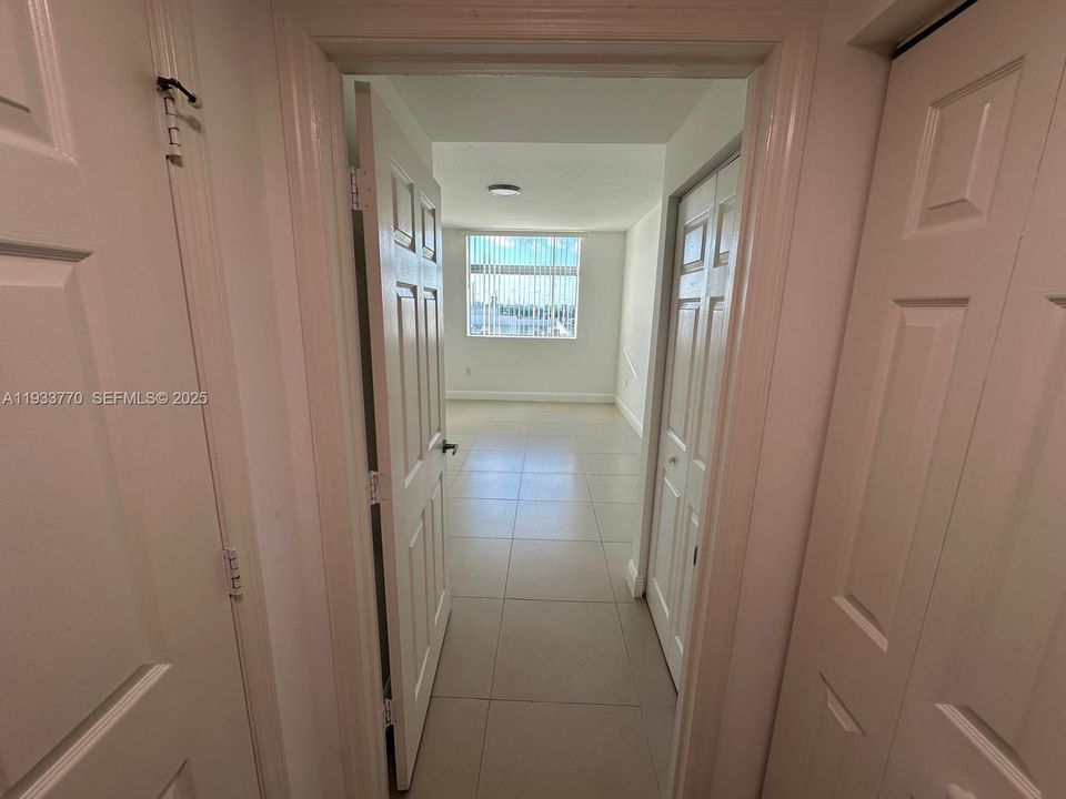 For Sale: $336,000 (2 beds, 2 baths, 1189 Square Feet)