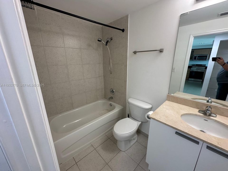 For Sale: $336,000 (2 beds, 2 baths, 1189 Square Feet)