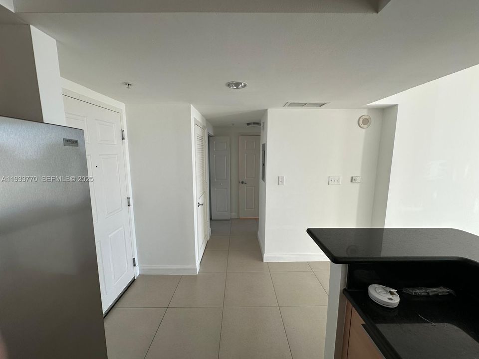 For Sale: $336,000 (2 beds, 2 baths, 1189 Square Feet)