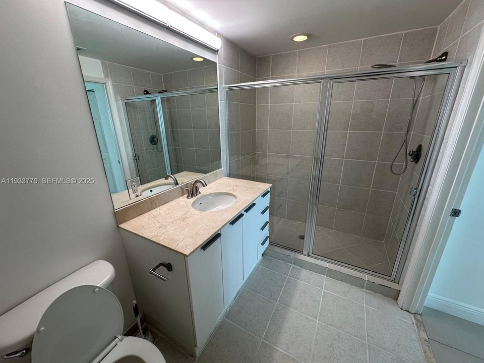 For Sale: $336,000 (2 beds, 2 baths, 1189 Square Feet)