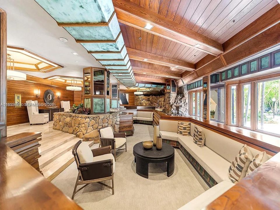 待售: $385,000 (2 贝兹, 2 浴室, 1520 平方英尺)