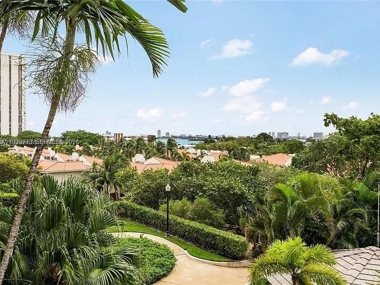 待售: $385,000 (2 贝兹, 2 浴室, 1520 平方英尺)