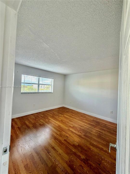 For Rent: $1,750 (2 beds, 2 baths, 850 Square Feet)