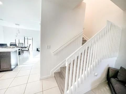 На продажу: $435,000 (3 спален, 2 ванн, 1694 Квадратных фут)