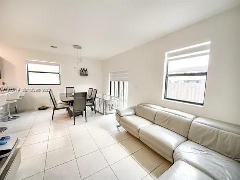 На продажу: $435,000 (3 спален, 2 ванн, 1694 Квадратных фут)