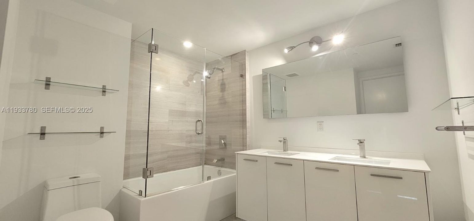 For Rent: $3,500 (1 beds, 1 baths, 696 Square Feet)